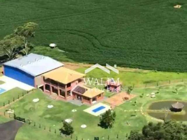 Fazenda de Luxo à Venda na Região de Passos, MG – 237 Hectares com Pista de Pouso e Potencial para 700 Mil Pés de Café!