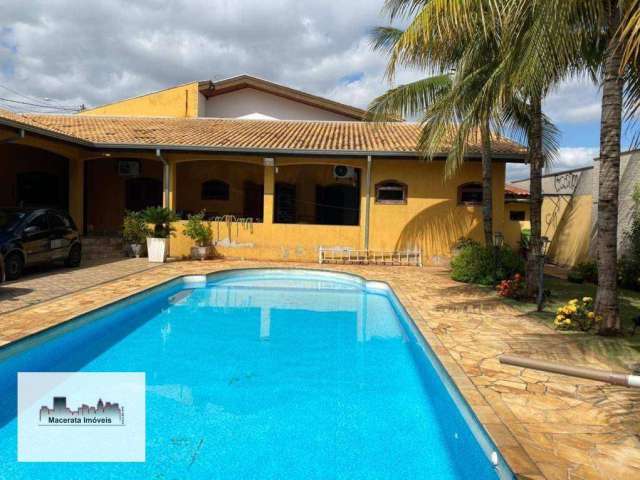 Casa em Nova Odessa, SP com piscina, 8 vagas