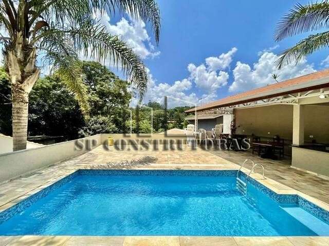 Casa - Piscina - Acabamento de Alto Padão - Excelente Localização - Oprtunidade!