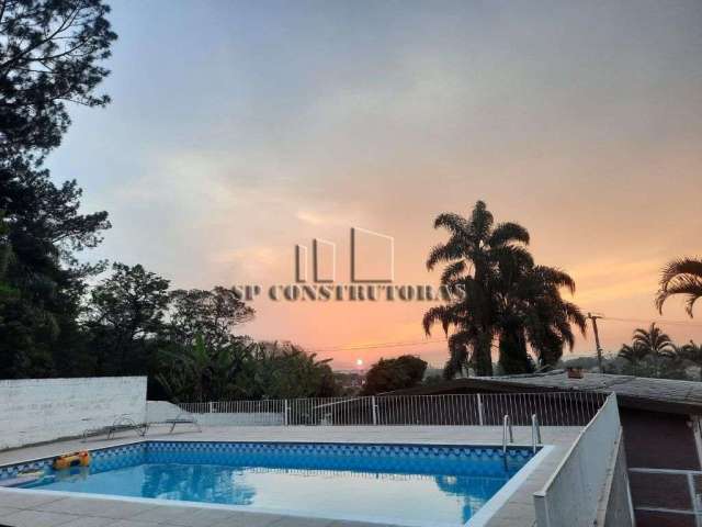 Casa - Piscina - Ótima Localização - Oportunidade!