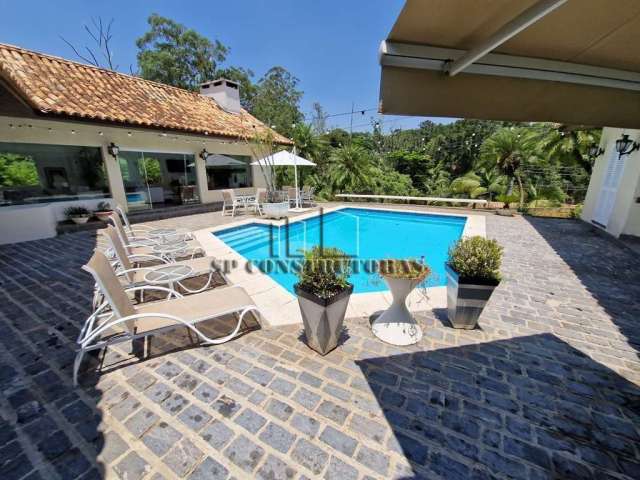 Casa - 10 min Dona Deola - 1.863m² - 4 Suites - 6Wc - 10 Vagas.