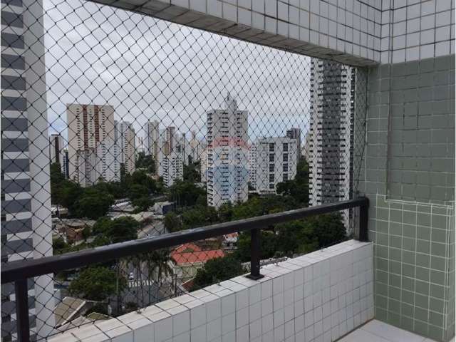 Apartamento 3 quartos sendo 1 suíte + Dependência completa no bairro do Monteiro, na frente da Praça do Monteiro.