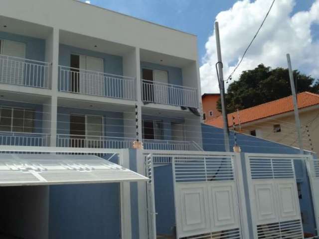 Sobrado , 84m² , 3 dormitórios, 1 suíte , 3 vagas cobertas( 140m²) , lavabo e quintal