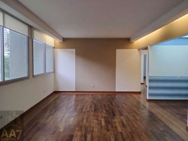 REFORMADO, 140m², 1 escritório, mais 3 dormitórios (sendo 1 suíte e closet).