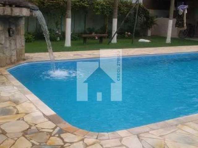 Chácara charmosa com 1840m² de área total, com piscina e area gourmet, no bairro Santa Gertrudes em