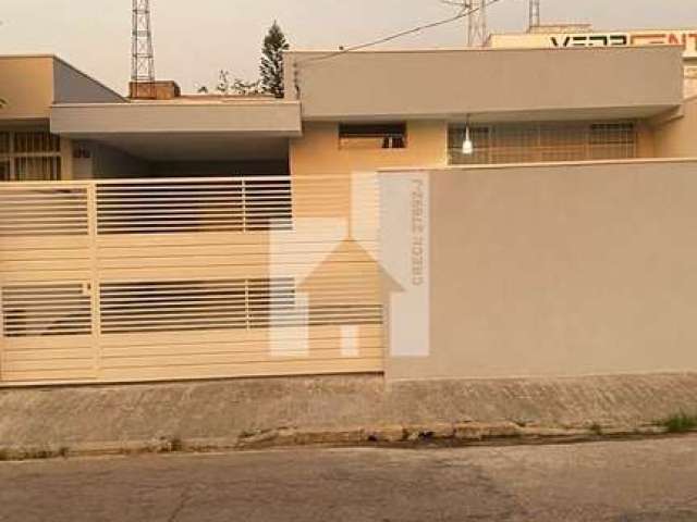 Casa residencial ou comercial para Locação 4 Quartos, 1 Suite, 2 Vagas, 195m², Vila Angélica, Jundi