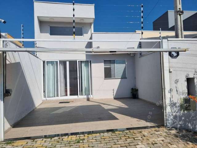 Casa nova com 3 quartos, móveis planejados, 87m² Região Leste SJC