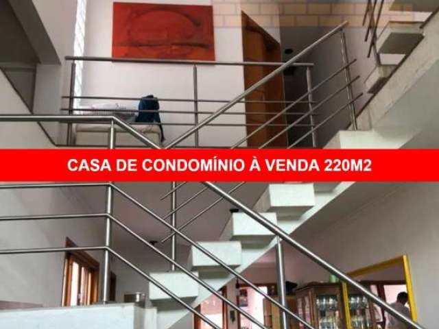 Casa em condomínio fechado com 3 quartos à venda no Morada dos Pássaros, Taboão da Serra , 220 m2 por R$ 750.000