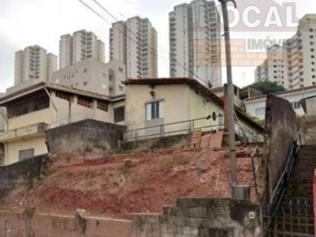 Imperdível! Casa à venda em Taboão da Serra-SP, bairro Jardim Monte Alegre, 2 quartos, 1 sala, 2 banheiros, 250m². Venha conferir!