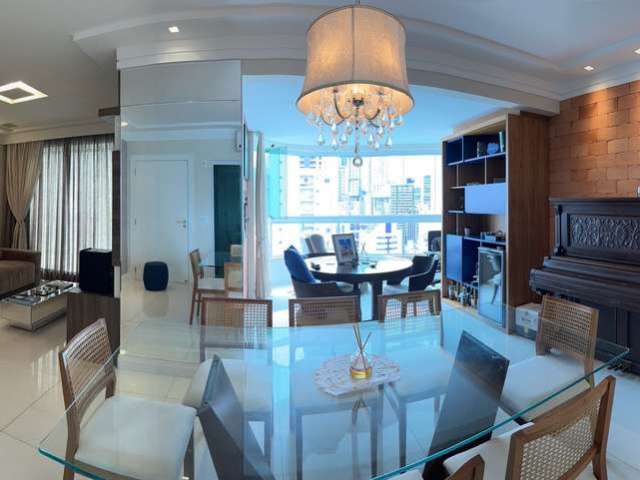 Apartamento mobiliado com 2 suites e 2 quartos no Centro de BC + 3 vagas R 3.140.000