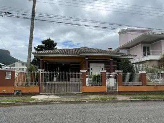 Casa para Venda em Palhoça, Pedra Branca, 4 dormitórios, 1 suíte, 3 banheiros, 2 vagas