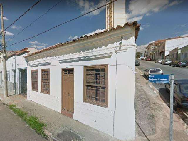 Casa com 2 quartos à venda na Rua Benjamin Constant, Centro, Itatiba, 273 m2 por R$ 540.000