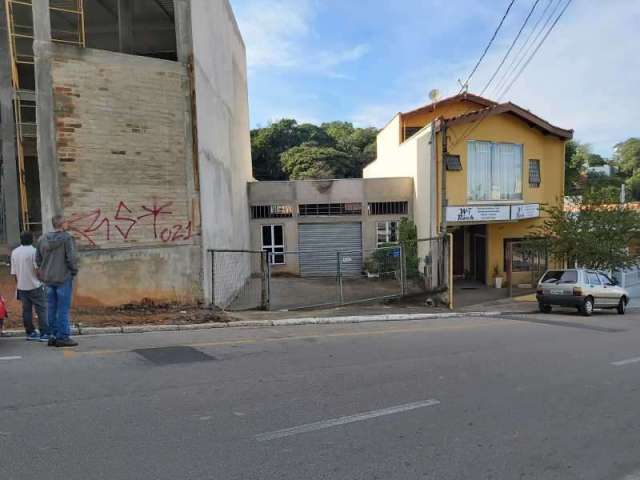 Casa à venda na Avenida Prudente de Moraes, Jardim Alto de Santa Cruz, Itatiba, 200 m2 por R$ 850.000