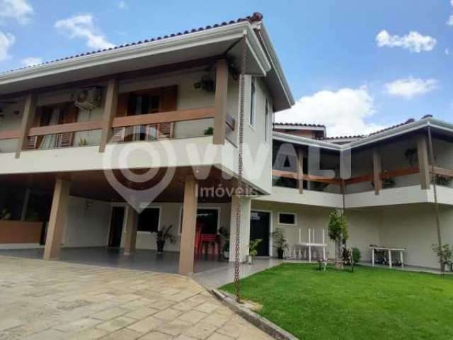 Casa com 3 quartos à venda na Rua David Gabriel, Vila Cruzeiro, Itatiba, 450 m2 por R$ 1.550.000