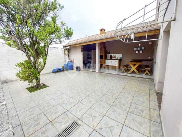 Casa com 4 quartos à venda na Rua João Pellizzer, Vila Centenário, Itatiba, 246 m2 por R$ 640.000