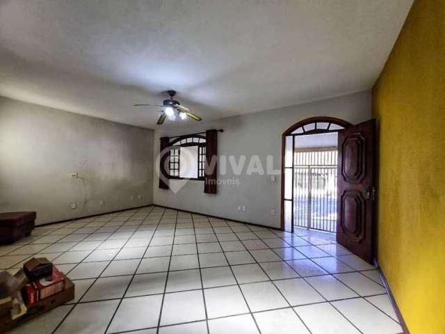 Casa com 3 quartos à venda na Rua Francisco Vargas, Loteamento Rei de Ouro, Itatiba, 125 m2 por R$ 430.000