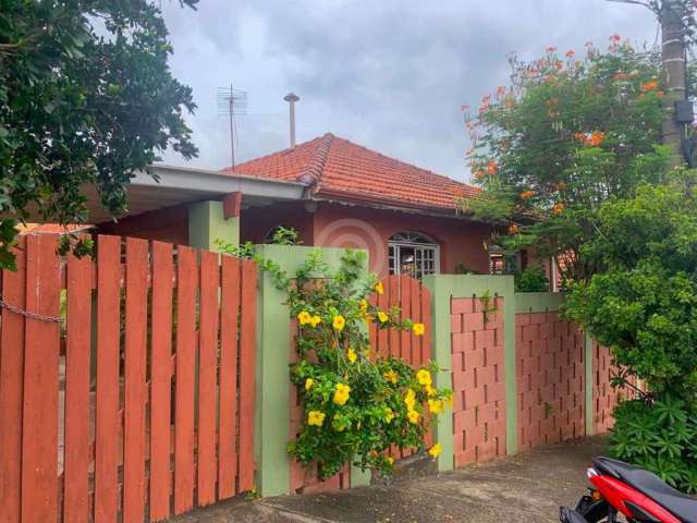 Casa com 3 quartos à venda na Travessa Primeiro de Novembro, Vila Cruzeiro, Itatiba, 165 m2 por R$ 590.000