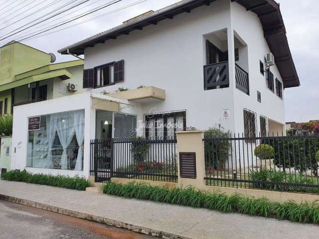 Casa à venda de 5 quartos no Souza Cruz