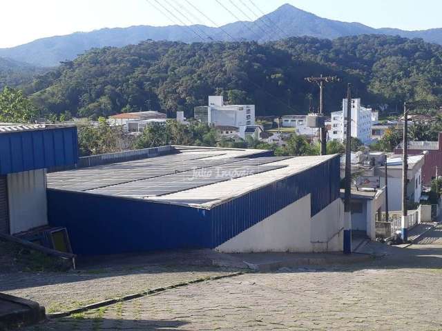 Galpão com 150,00 metros no Centro de Guabiruba