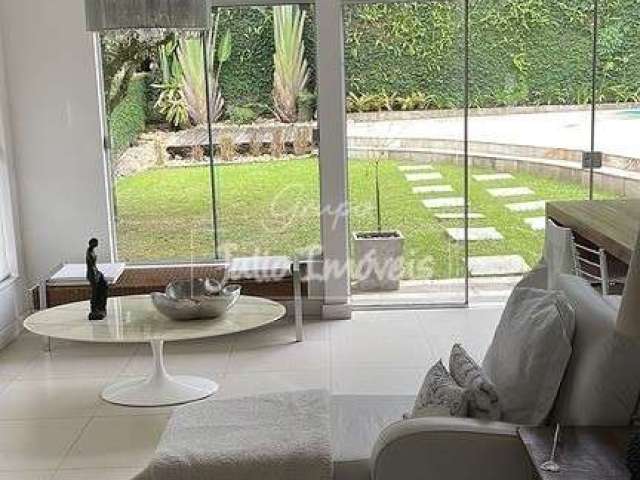 Casa com piscina no Jardim Maluche em   Brusque