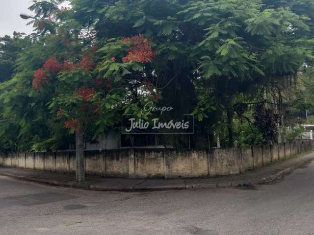 Terreno amplo com construção na Santa Rita Brusque