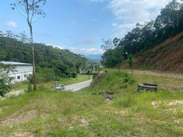 Terreno extenso no Aimoré na Guabiruba