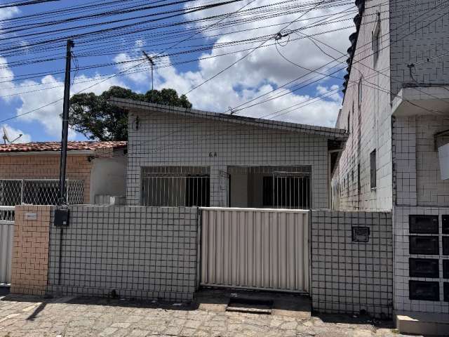 CRUZ DAS ARMAS - #joãopessoa #paraiba . Grande oportunidade para quem deseja morar e colocar um negócio. Casa ao lado da principal.