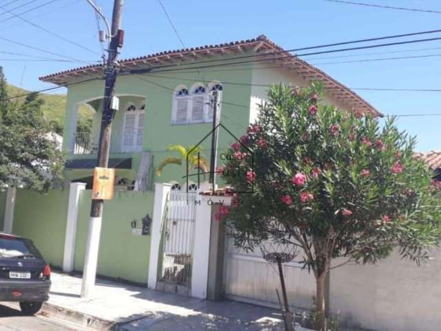 CASA À VENDA A 300 METROS DO MAR! -  5 dormitórios - Bairro Porto Grande - São Sebastião, SP