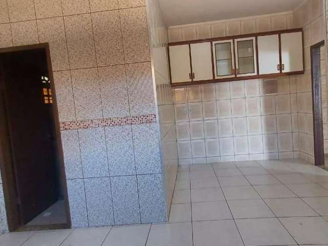 Casa para Locação em Cabo Frio, Unamar (Tamoios), 3 dormitórios, 1 suíte, 2 banheiros, 4 vagas