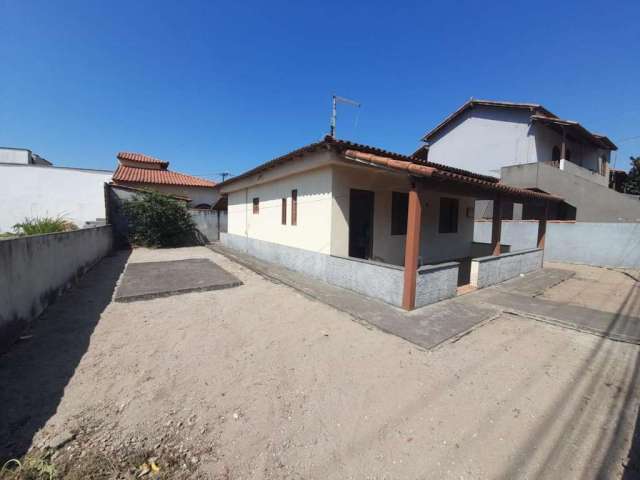 Casa para Venda em Cabo Frio, Unamar (Tamoios), 2 dormitórios, 1 suíte, 2 banheiros, 1 vaga