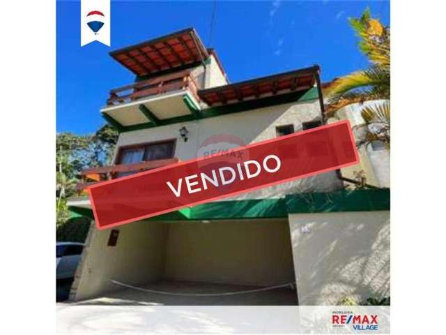 Excelente casa em condominio de 3 quartos para venda!