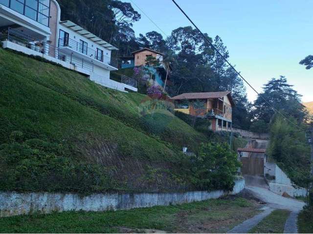 Terreno com vista indevassável cascata dos amores