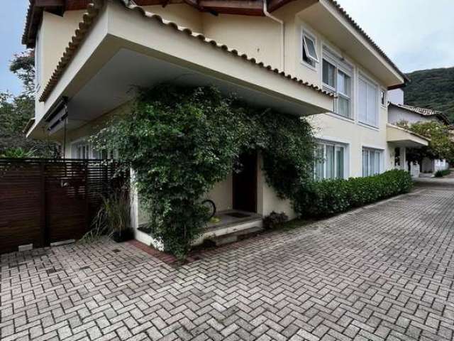 Casa em condomínio fechado com 4 quartos para alugar no Lagoa da Conceição, Florianópolis  por R$ 8.300