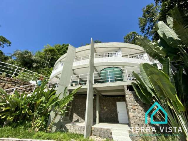 Linda casa com vista para o mar na Praia Vermelha do Sul - Ubatuba SP