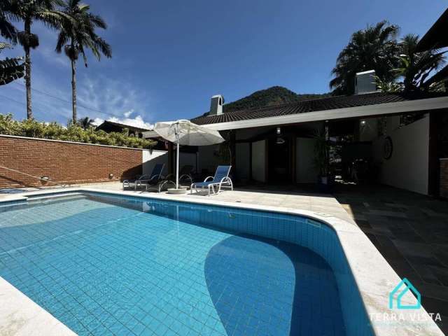 Casa em condomínio a venda com 5 suítes na Praia do Lázaro - Ubatuba SP