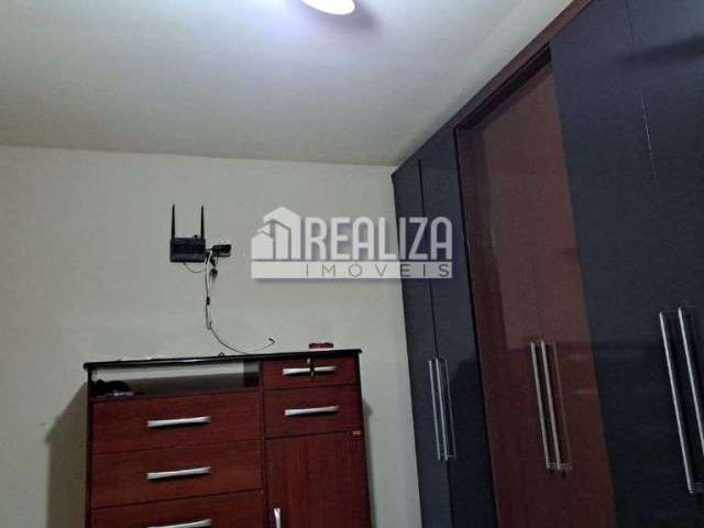 Casa padrão à venda no Jardim Marajó, Uberaba: 2 dormitórios, cozinha, garagem e sala!