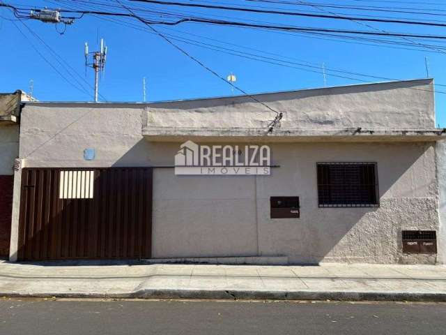 Casa com 2 quartos à venda na Vila São Vicente, Uberaba , 81 m2 por R$ 220.000