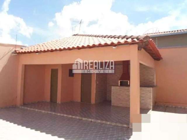 Casa à venda com 3 dormitórios e varanda gourmet em Uberaba