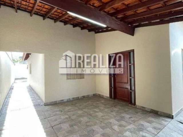 Casa padrão à venda em Uberaba - São José, 2 dormitórios e suíte!