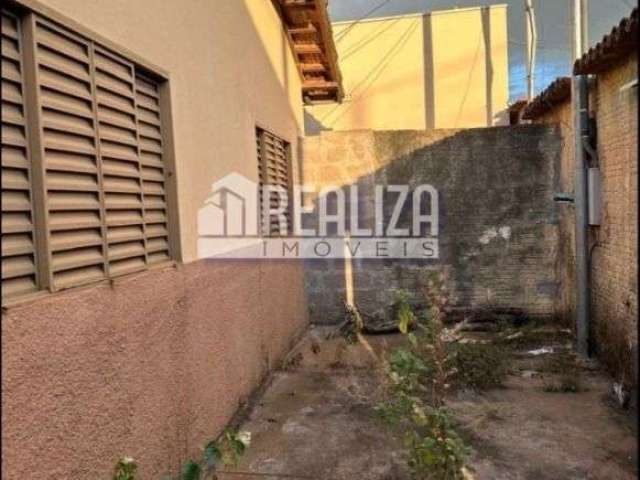 Casa padrão à venda em Uberaba, bairro Boa Vista, 3 dormitórios, ótima localização!