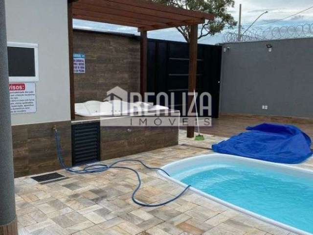 Casa padrão à venda no Parque das Laranjeiras, Uberaba: 1 dormitório, piscina aquecida e SPA