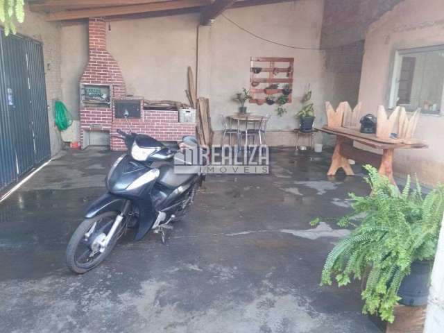 Casa padrão em Jardim Copacabana, Uberaba - 2 dormitórios, 3 vagas