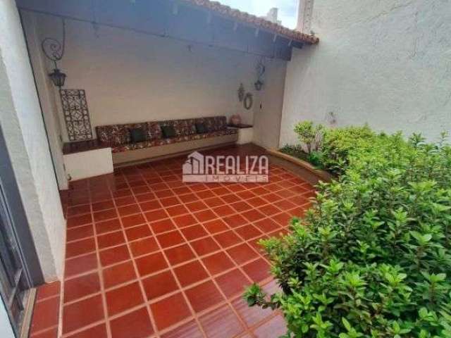 Casa à venda no Jardim Alexandre Campos, Uberaba - 3 dormitórios, suíte e garagem coberta!