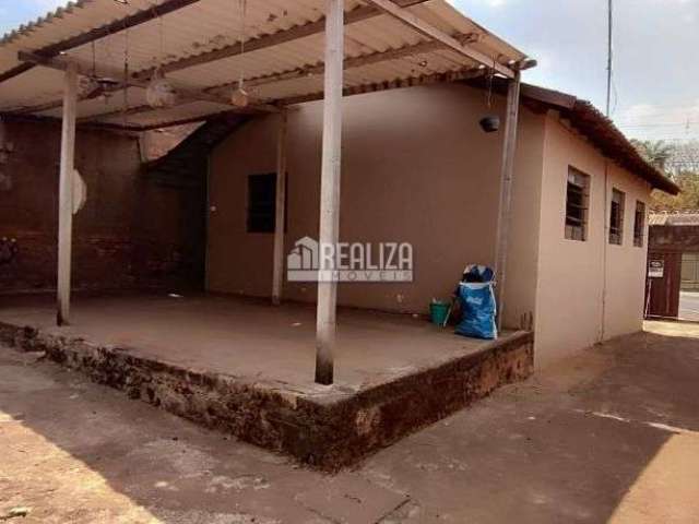 Casa à venda no Conjunto Manoel Mendes, Uberaba | 3 dormitórios, garagem para 2 carros