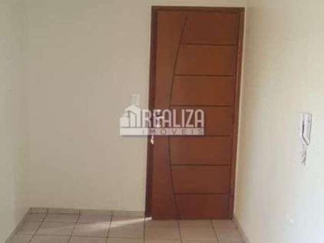 Apartamento à venda no bairro Universitário, Uberaba - 2 dormitórios, armários e box no banheiro