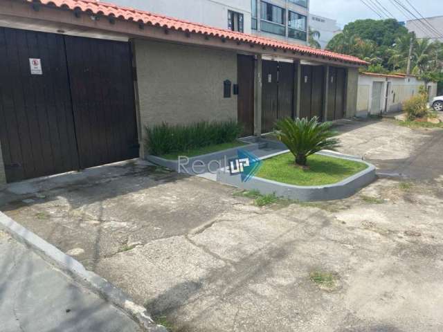 Casa em condomínio fechado com 3 quartos à venda na Rua Newton Cavalcanti, Recreio dos Bandeirantes, Rio de Janeiro, 120 m2 por R$ 630.000