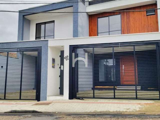 Imperdível geminado à venda em Joinville-SC, no bairro Saguaçu - 3 quartos, 1 suíte, 2 salas, 3 banheiros, 2 vagas de garagem, 114m².