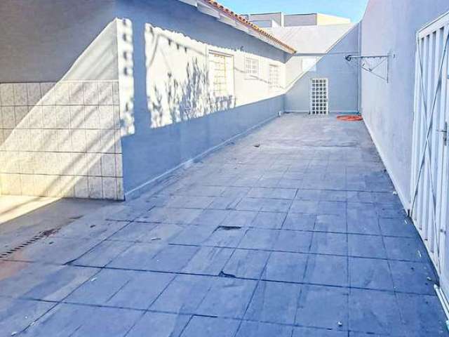 Casa com terreno de 360 m² próxima ao Supermercado Rondon