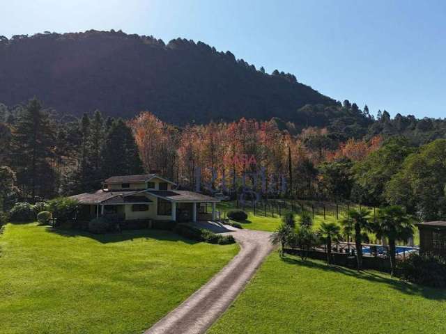 Casa à venda na Linha 28 em Gramado!