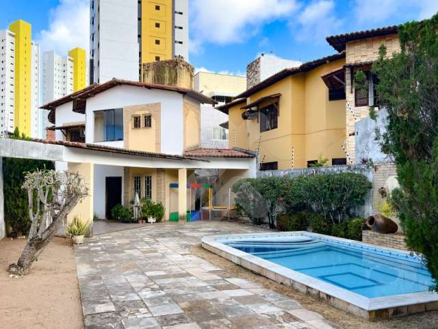 Casa à venda em Capim Macio (Natal/RN) | 3 suítes - 400m² e área construída de 176 m²